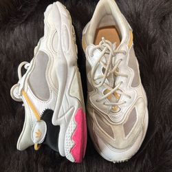 Adidas WMNS OZWEEGO LITE 'WHITE HAZY ORANGE'