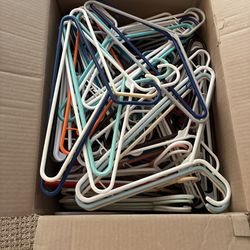 Apx 167 Plastic Hangers