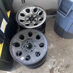 Chevy Silverado rims 17”