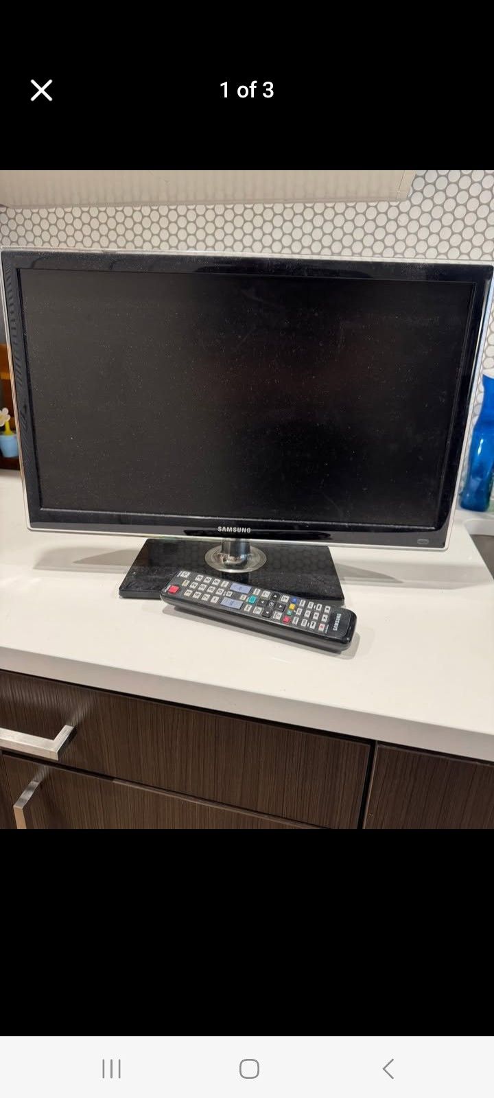 22" SAMSUNG 1080P TV WITH ROKU STREAMING STICK AND REMOTES $100 FINAL PRICE