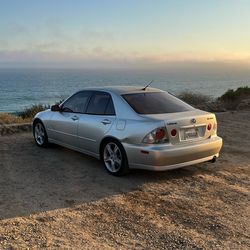 Lexus Is300