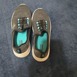 sketchers sneakers 