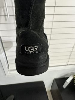 Woman’s size 7 UGG Australia boots