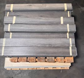 🪵Gray Wood-Look Vinyl Plank Flooring (361 sq ft) *$1.25*