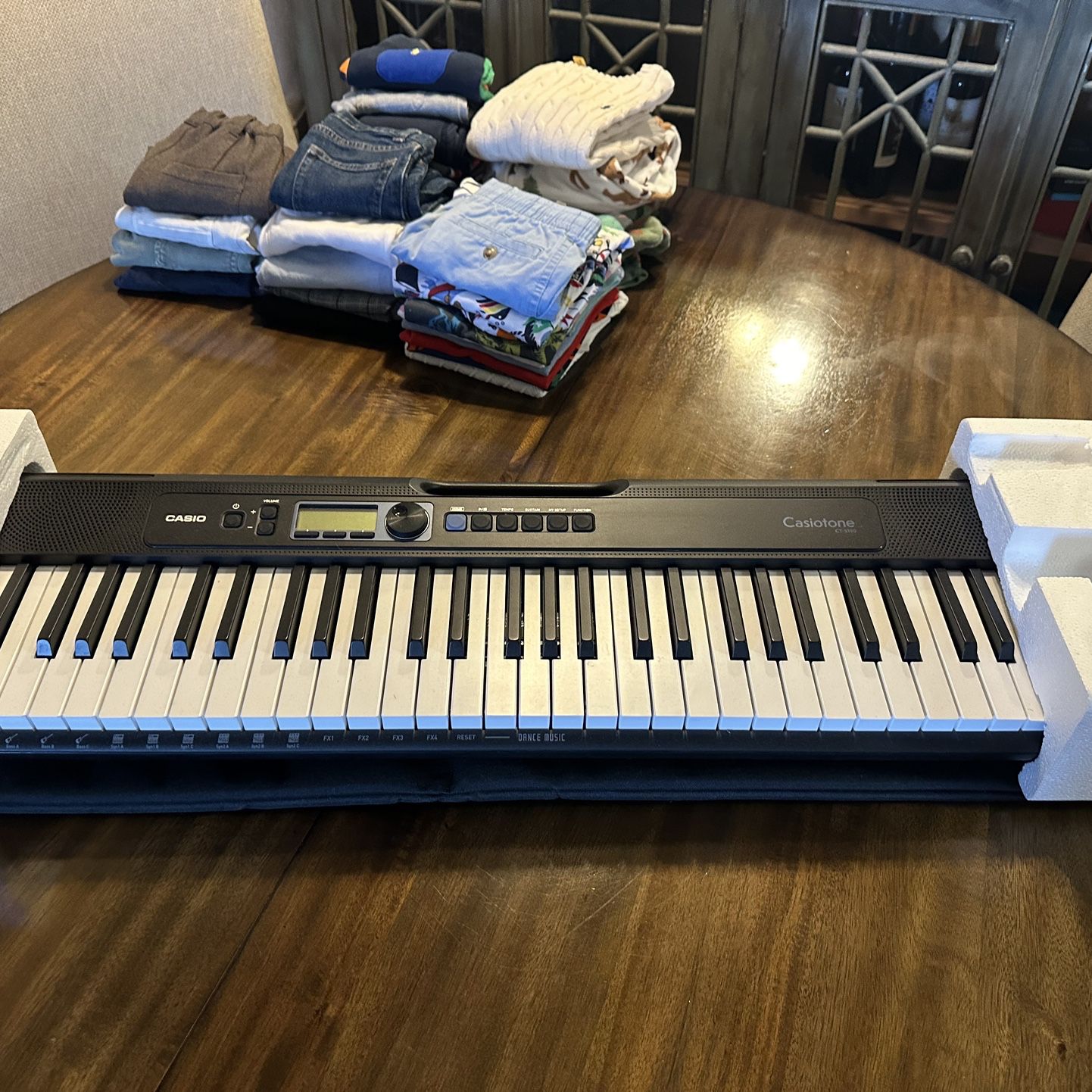 Casio Casiotone, 61-Key Portable Keyboard with USB (CT-S190) w/ Carry Case