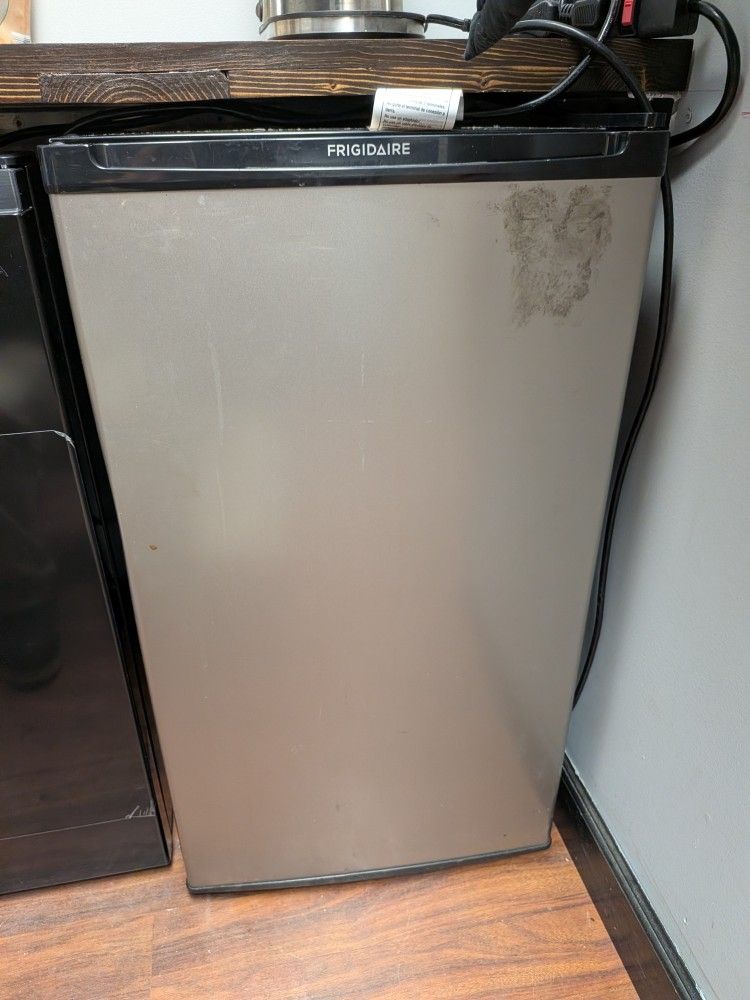 Frigidaire 3.2 Cubic Foot Mini Fridge