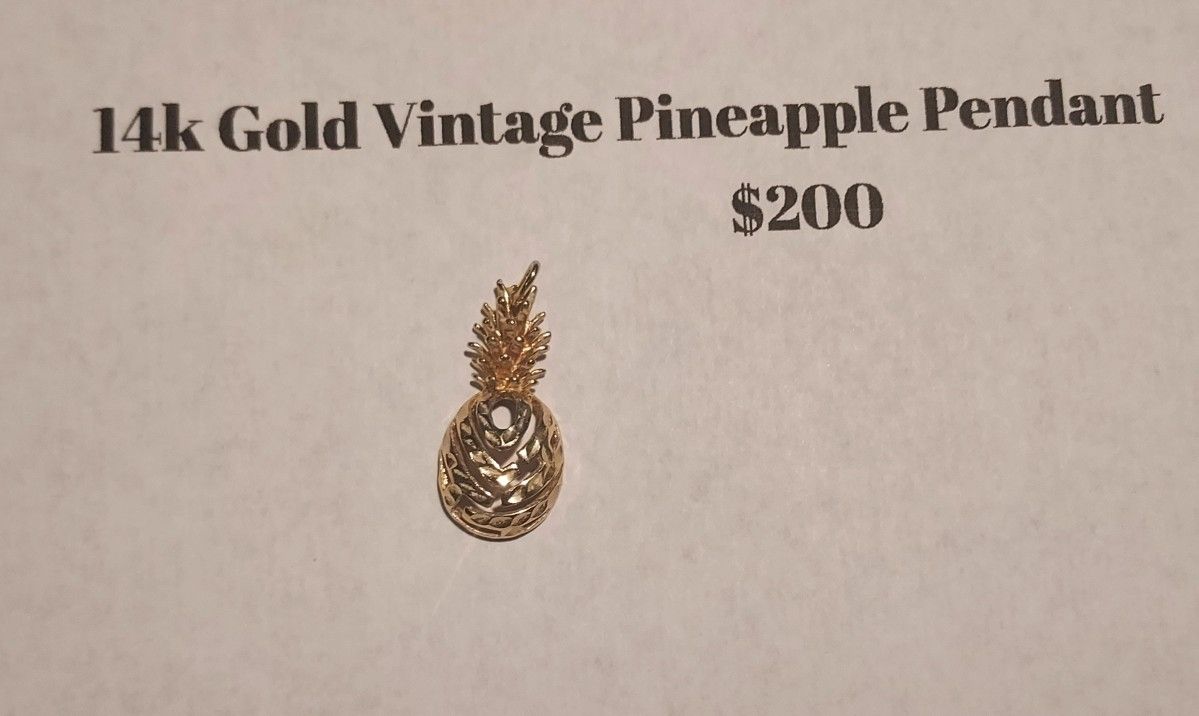 Vintage 14k Gold Pineapple Charm