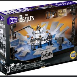 MEGA The Beatles Building Set with 681 Pieces, 4 Poseable Action Figures and Ed Sullivan Stage, with LeD Lights