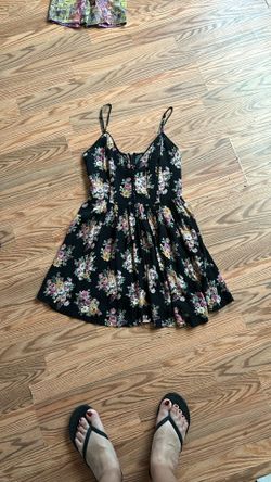 Forever 21 Floral Dress With Back Zipper 