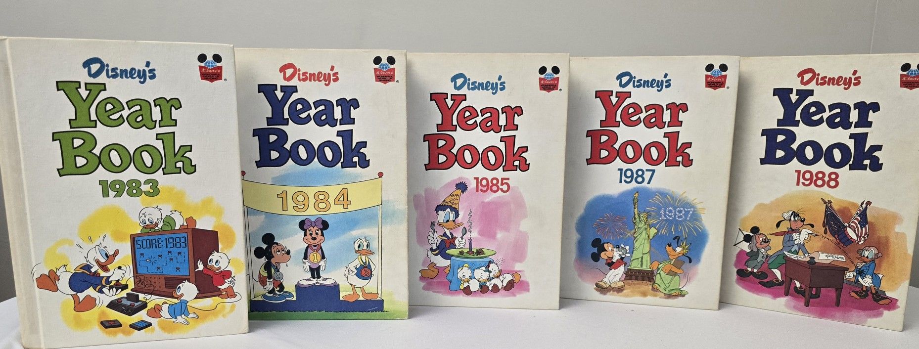 Lot Of 5 VTG Disney's Year Book Hardcover Memorabilia Books 1(contact info removed) *NO 1986