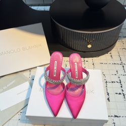Manolo Blahnik Women's High-heeled Sandals Size: 7.5