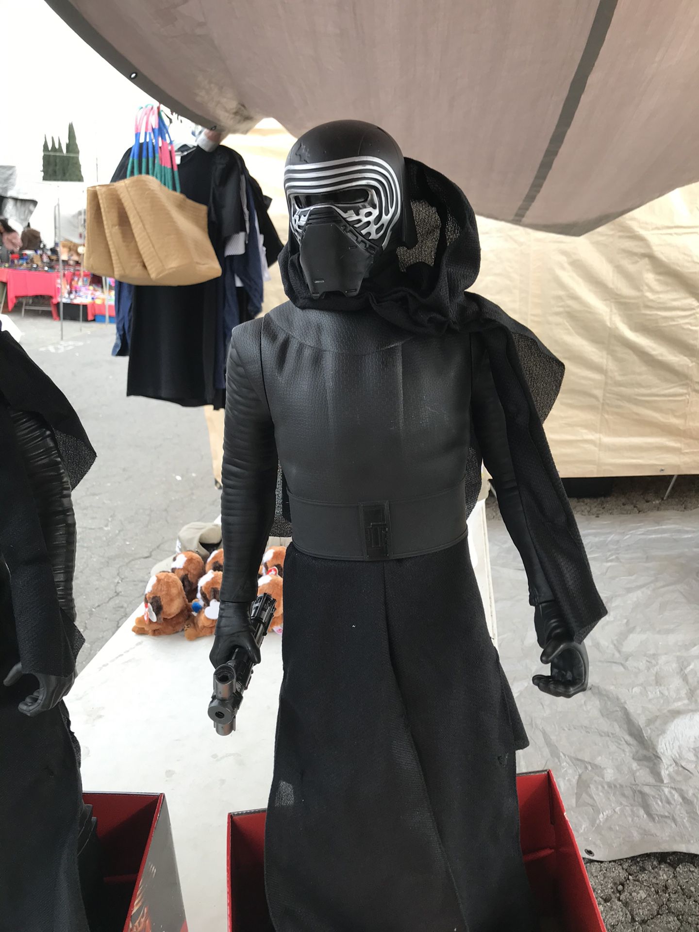 Star Wars Kylo Ren 31” Figurine