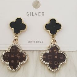 FASHION CLOVER EARRINGS WITH RHINESTONES 