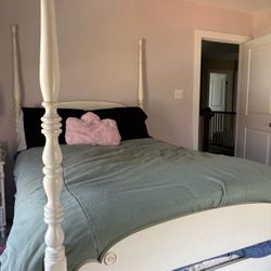 Vintage Full Poster Bed And End Table