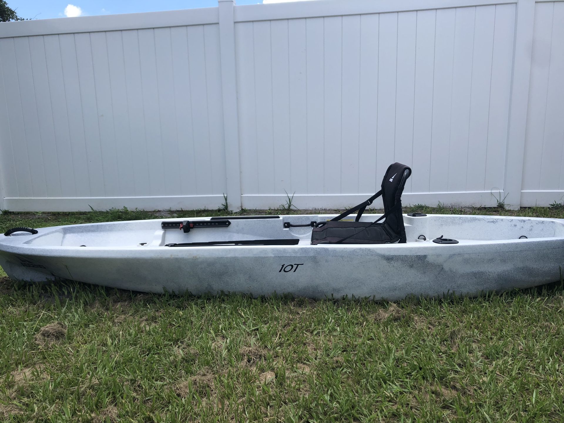 Ascend 10T StandUp Fishing Kayak for Sale in Orlando, FL OfferUp