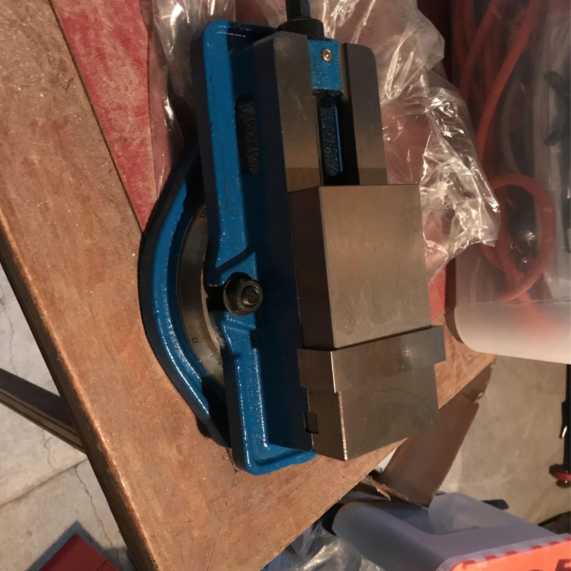 Machine Vice And Regular Vice