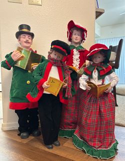 Christmas Caroler Family