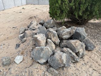 Large Landscape Boulders and Rocks