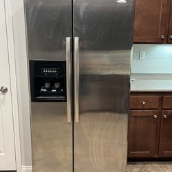 Whirlpool Refrigerator 