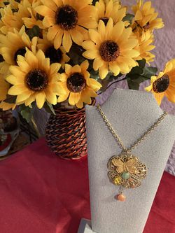 Elizabeth Gillette necklace butterfly
