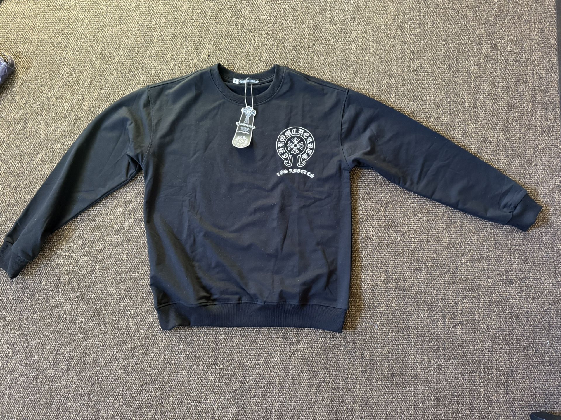 NWTs men’s chrome, hearts, sweatshirt, long sleeve black white