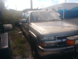 2000 Chevy Suburban clean title