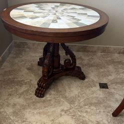 Round Table
