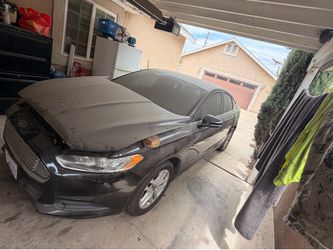 Vendo carro para PARTES  Ford  fusion