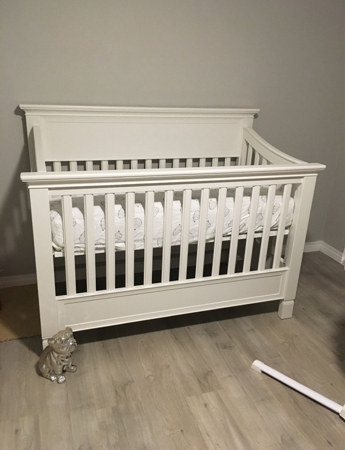 Pottery Barn Larkin 4 in 1 Convertible Crib With Mattress