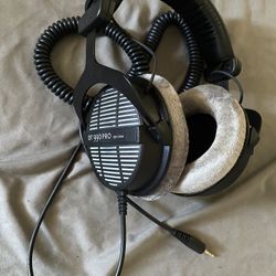 Beyerdynamic DT 990 PRO Studio Open-Back Headphones 250 ohm