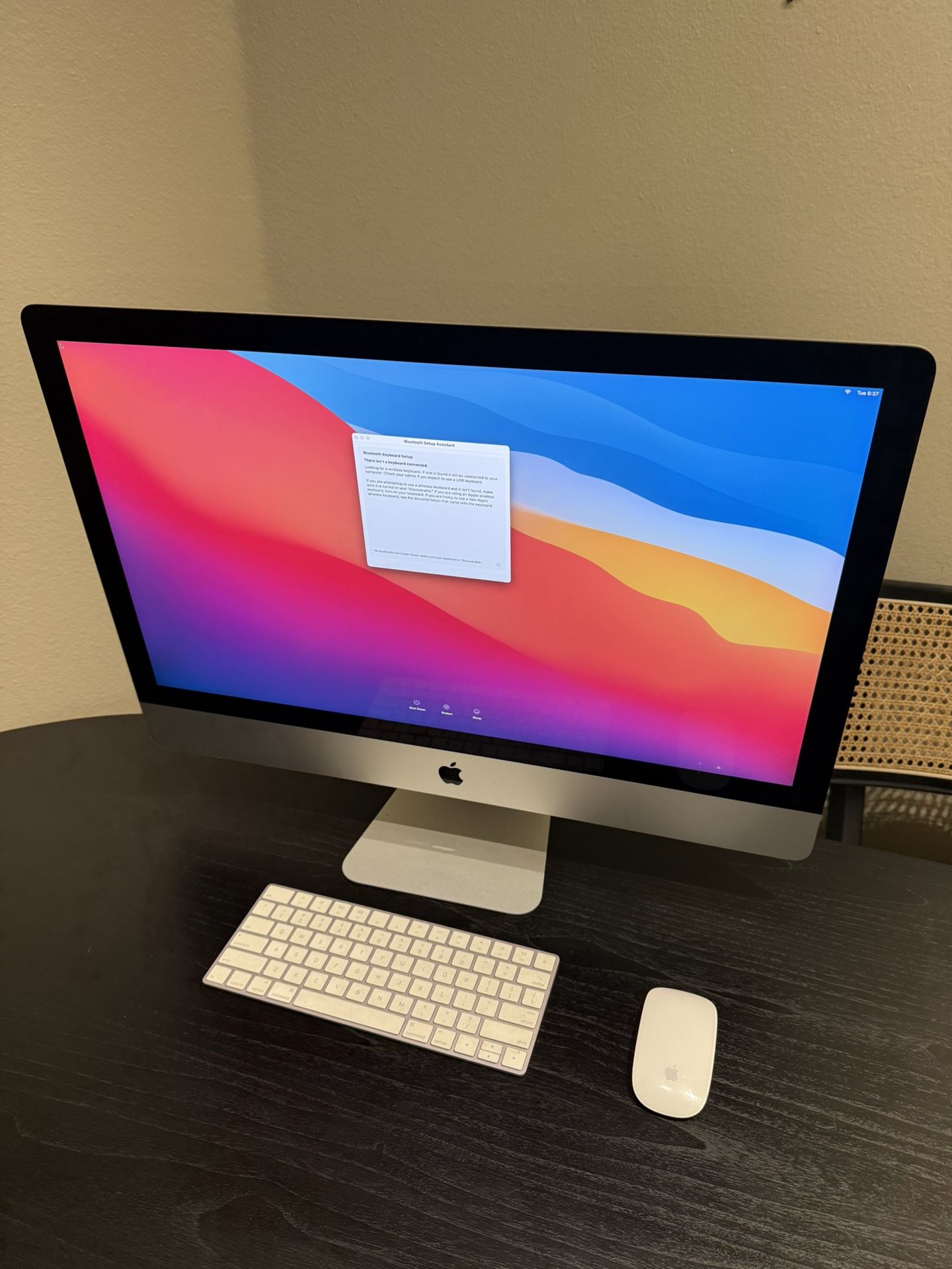 27-inch iMac Retina 5K (Late 2015) - 3.2GHz i5, 8GB RAM, 1TB HDD