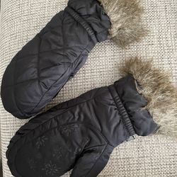 Women’s Gloves With Faux Fur