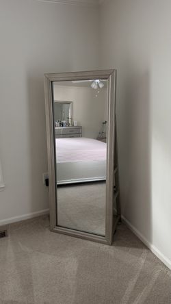 Beautiful Full-Length Lighted Floor Mirror – Silver Frame – $100