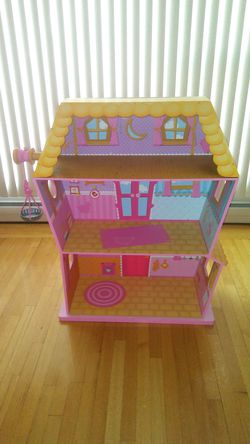 Lalaloopsy Sew Magical Doll house / shelf