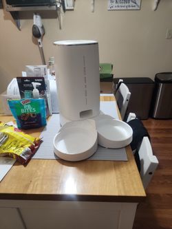 Automatic Pet Feeder (Double Bowls)