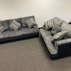 Millingar Smoke Living Room Set

👈Financing Available Only $10 Down Payment🥳
