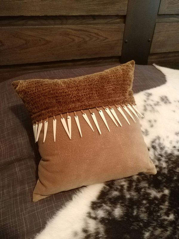 Taupe And Brown Pillow With Bone Trim Household In Gilbert Az Taupe And Brown Pillow With Bone Trim Household In Gilbert Az Offerup