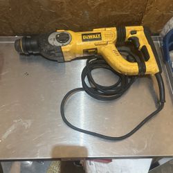 Dewalt D25223 D Handle SDS Roto-Hammer Corded