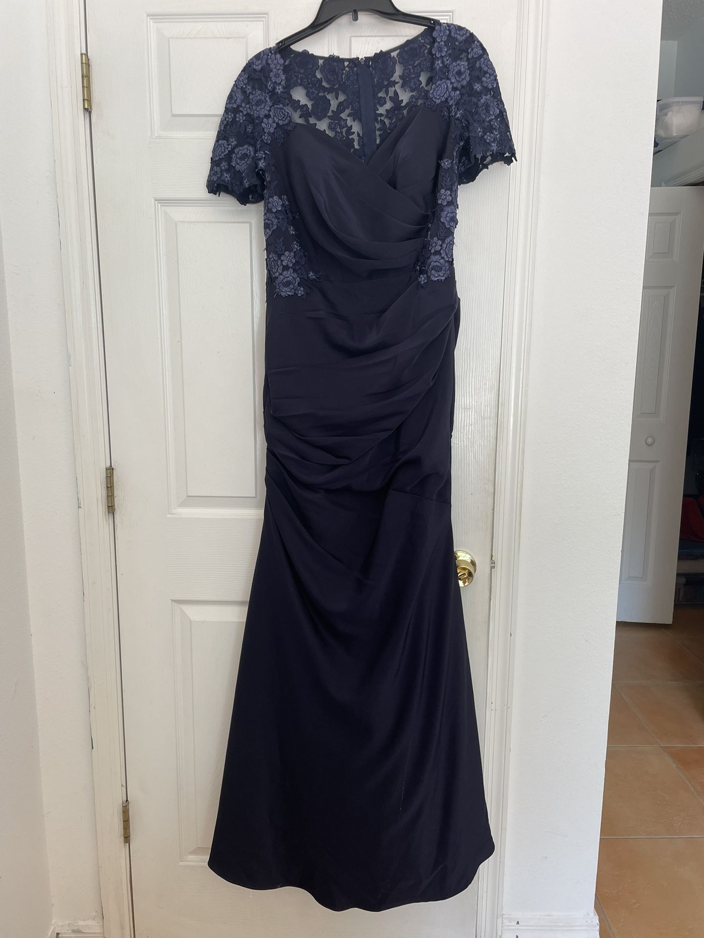 Size 12 STUNNING Mother Of The Bride Dress