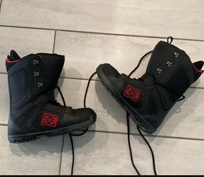 US size 12 men’s DC snowboarding boots