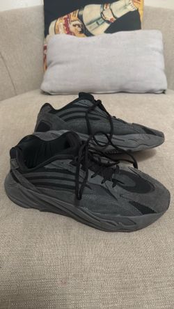 Adidas - Yeezy boost 700 - men’s 11