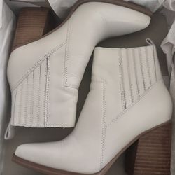 Marc Fisher Pointy Toe Booties Women Size 6