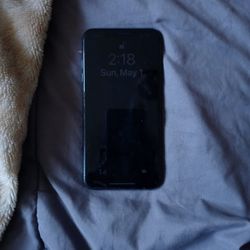 Used Iphone XS Max Small Crack On Back