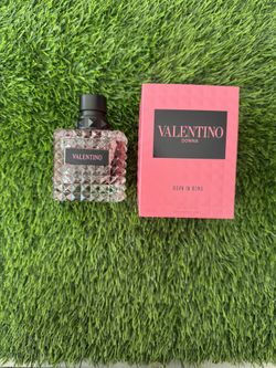 Valentino Donna Born in roma