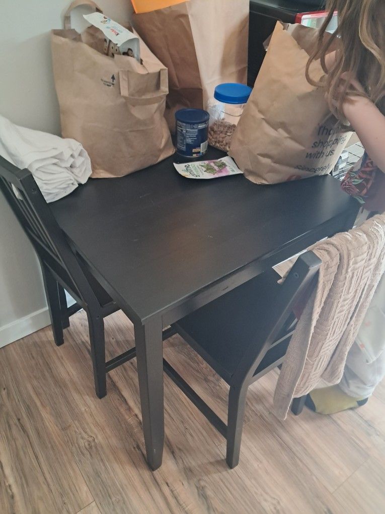 Small IKEA Kitchen Table And 2 Chairs
