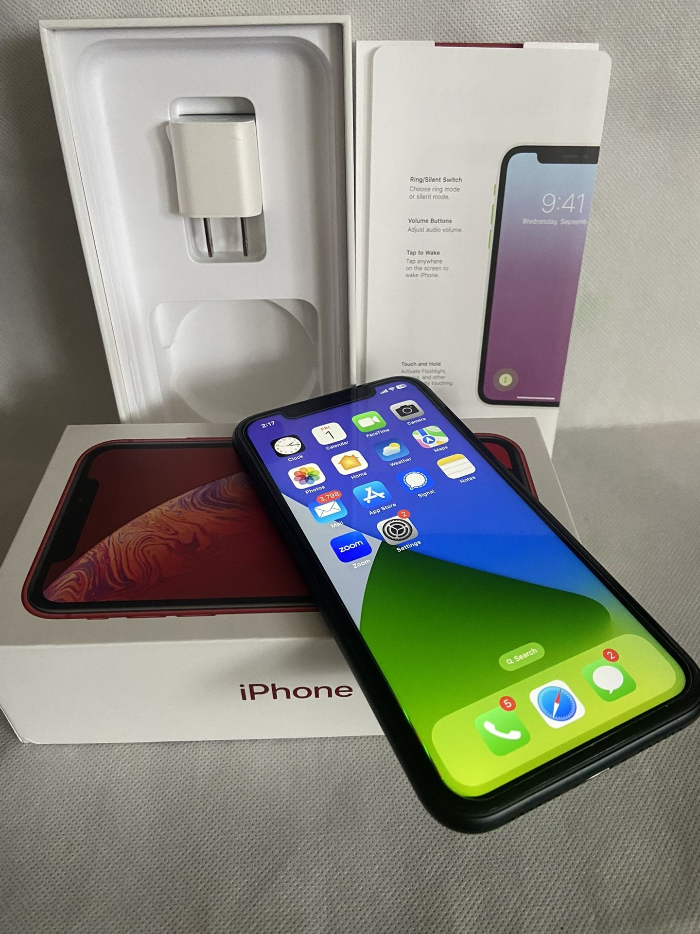 256gb Apple iPhone 11 Mint w/Coach Case