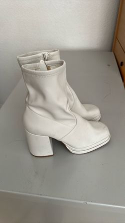 Steve Madden 7.5 white boot