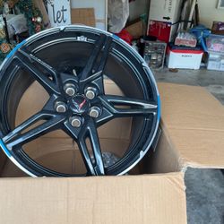 Corvette Rims And Engine covers