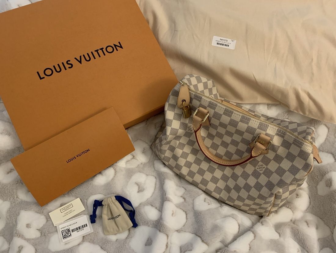 Louis Vuitton Bag For Ladies for Sale in Sacramento, CA - OfferUp