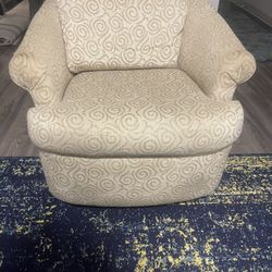 Swivel Reading Chair